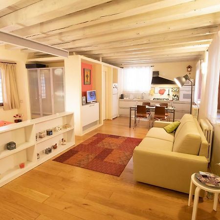 Lovely Apartment Sottoriva Verona Bagian luar foto