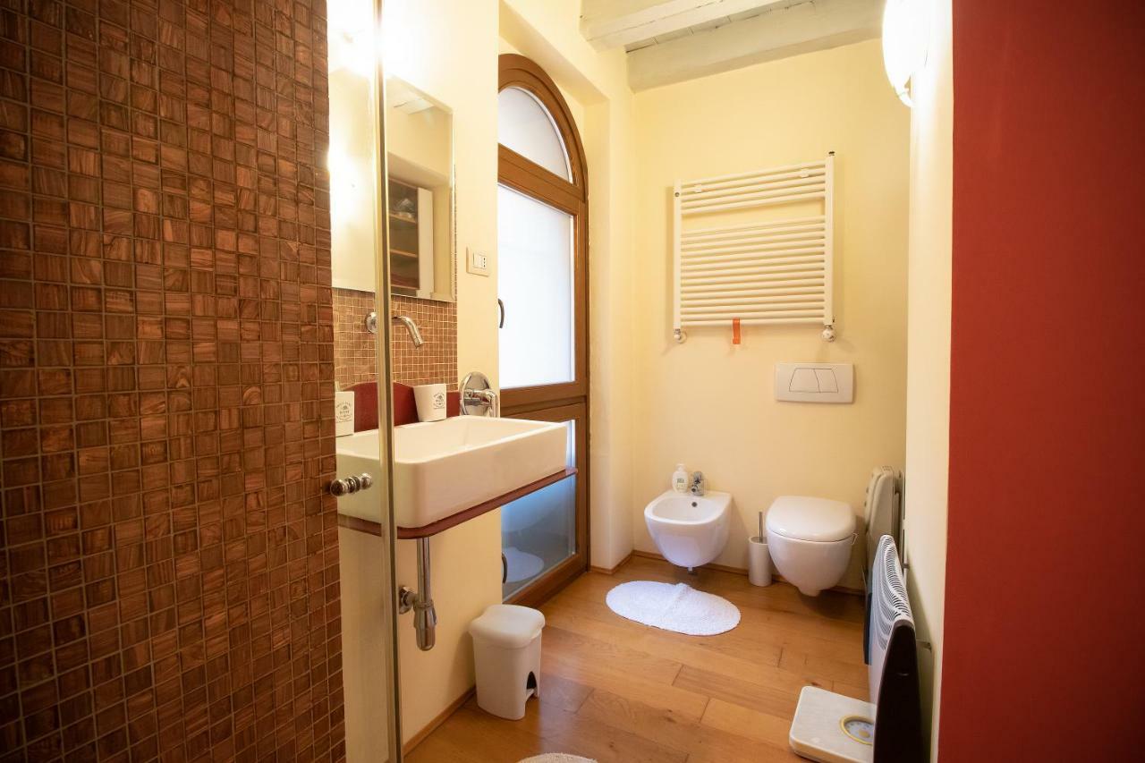 Lovely Apartment Sottoriva Verona Bagian luar foto