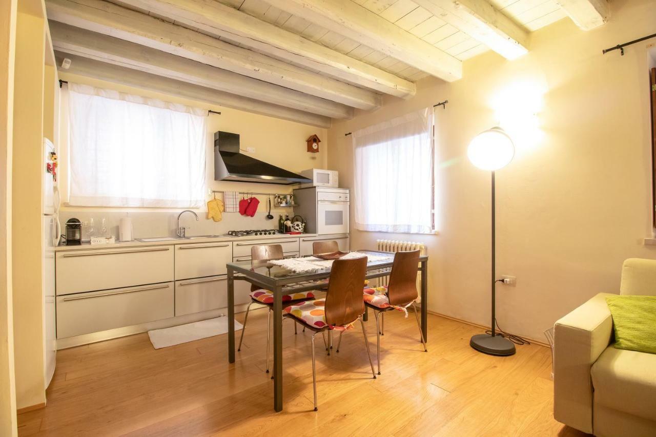 Lovely Apartment Sottoriva Verona Bagian luar foto