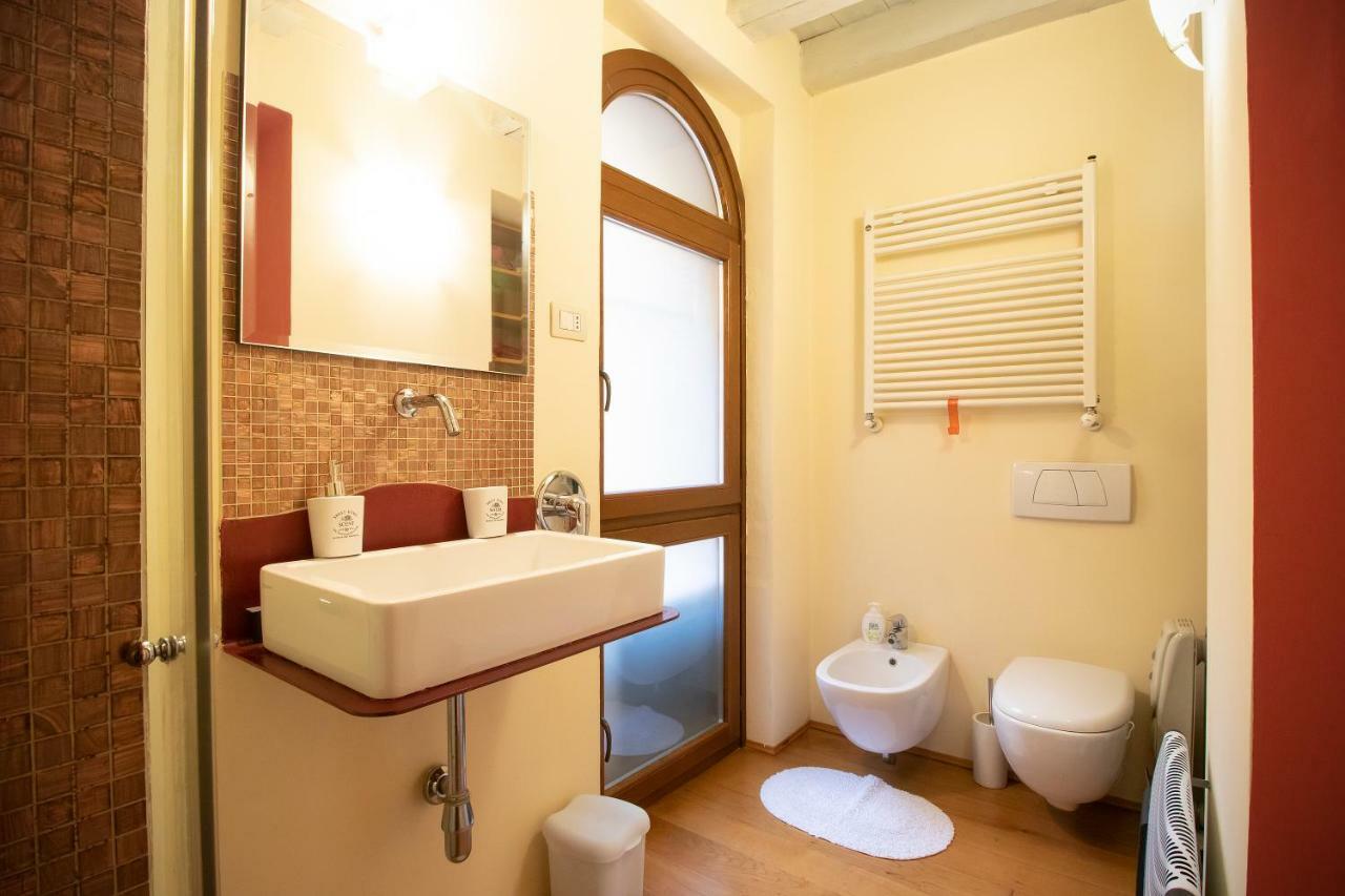 Lovely Apartment Sottoriva Verona Bagian luar foto