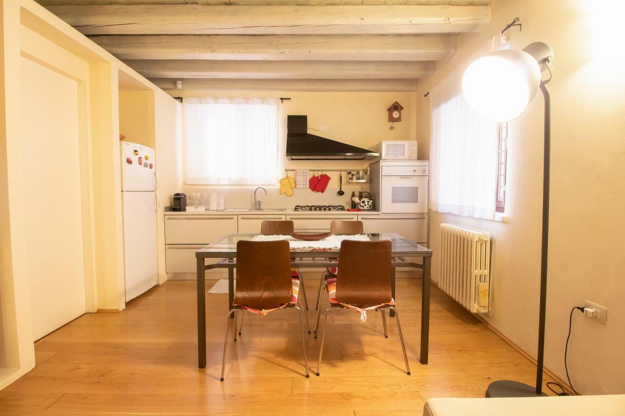 Lovely Apartment Sottoriva Verona Bagian luar foto