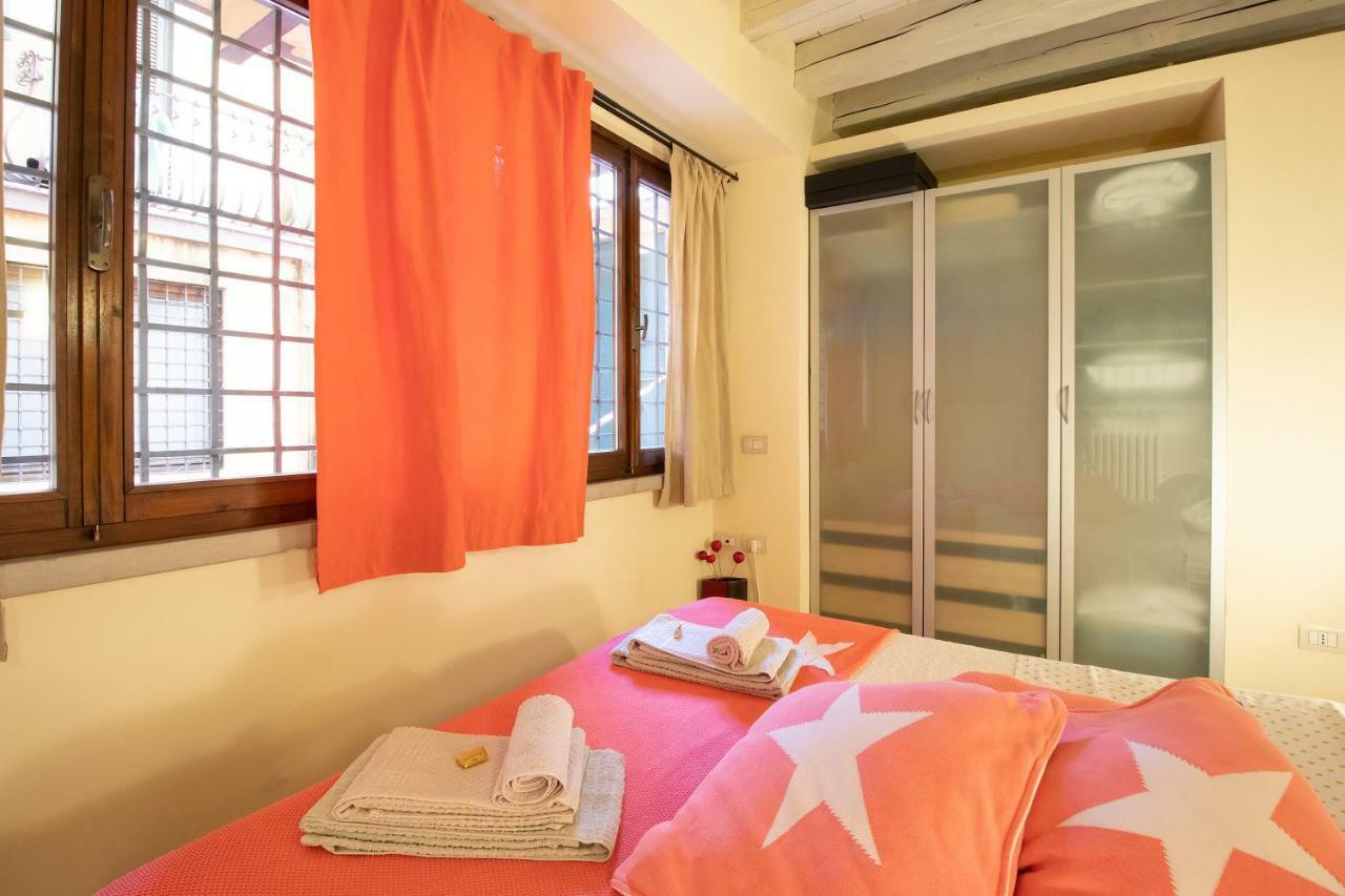 Lovely Apartment Sottoriva Verona Bagian luar foto