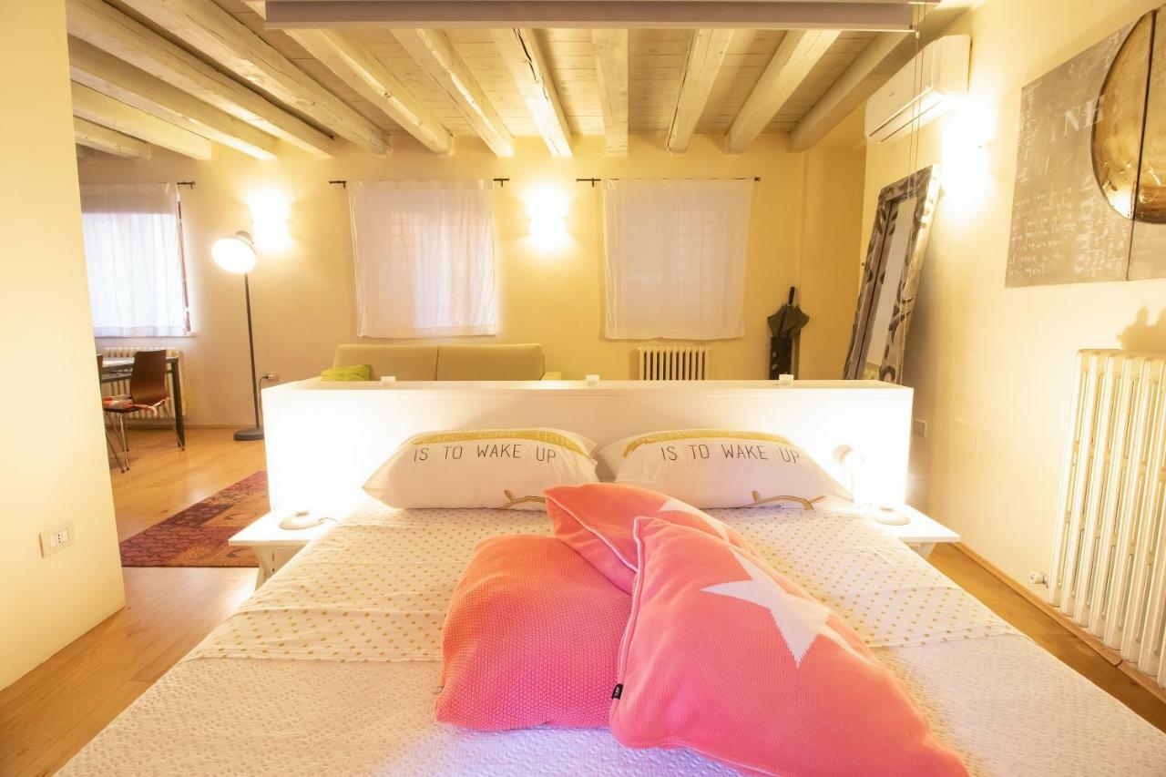 Lovely Apartment Sottoriva Verona Bagian luar foto